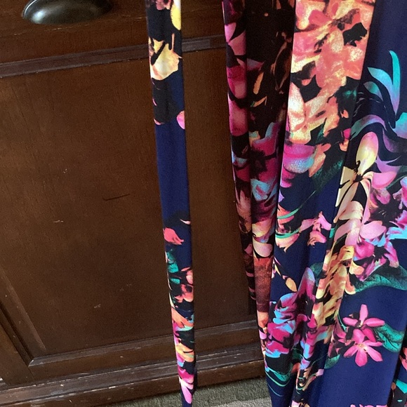 Dress - Picture 7 of 10